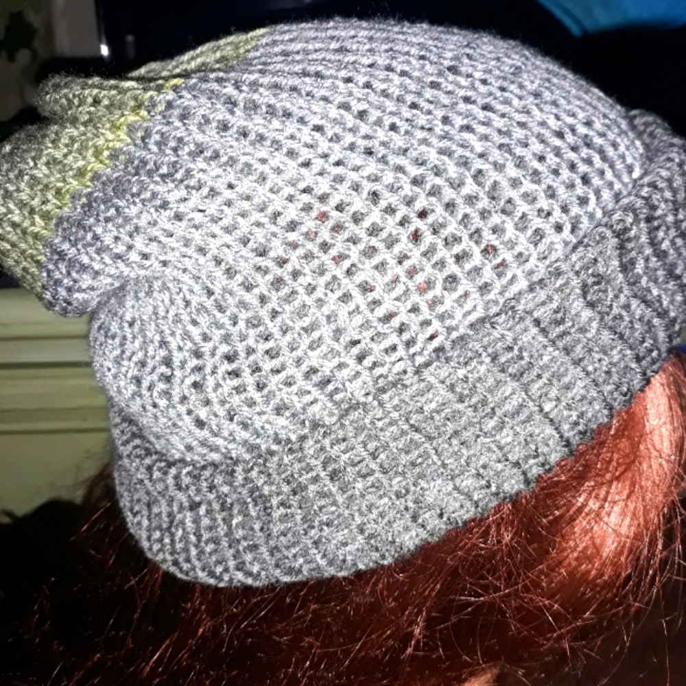 Knitted beanie unisex. NWOT